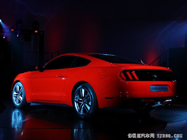 2015款福特野马现车 增压马力新野马实拍曝光