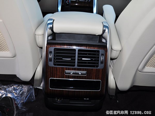 路虎揽胜运动版现车 驾驭新揽运感受低价之旅