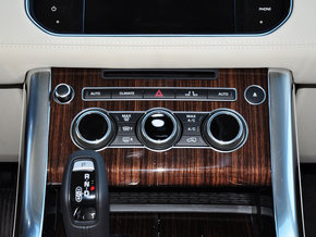 路虎揽胜运动版现车 驾驭新揽运感受低价之旅