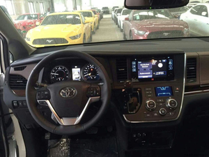 2015款丰田塞纳3.5L顶强悍四驱 新款抵港实惠价