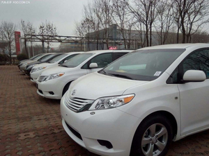 2015款丰田塞纳报价 现车平价享大空间保姆车