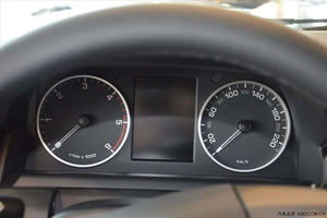 路虎发现四3.0全系特卖 天津港现车月中无忧购