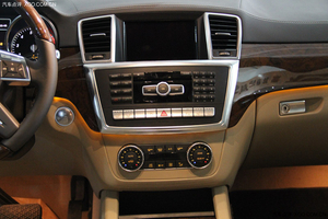 奔驰GL550美规版大降价 天津港口现车巨幅优惠畅销