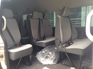 进口丰田海狮13座报价 天津港现车改装7/8座