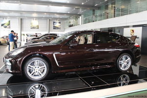 保时捷卡宴桃红木 美规版现车温度回暖促销升级