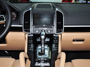 2015款保时捷卡宴美规版 天津港现车报价全线让利