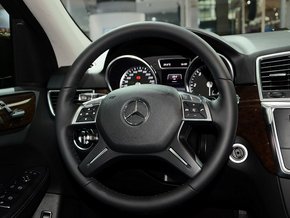 奔驰ML350自贸区惊叹价 限量版动感型现车热卖