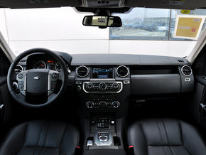 新款路虎发现四美规版 天津现车彰显奢华与尊贵