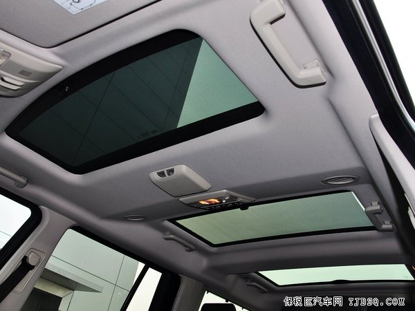 新款路虎发现四美规版 天津现车彰显奢华与尊贵