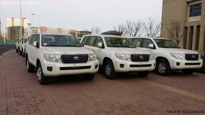 2015款丰田酷路泽4000中东版 陆巡4.0现车热卖