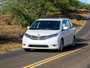 2015款丰田塞纳美规版商务车 天津港现车优惠购