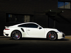 保时捷911中规版现车让利 激情售价四月最低价