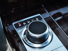 2015款路虎揽胜行政版 天津现车热卖不容错过