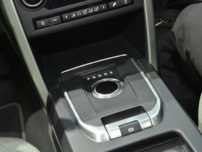 2015款路虎发现神行 全系现车优惠4万惠走全国