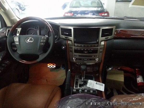 2015款雷克萨斯LX570 底盘升降/脚踏/雷测现车140万起