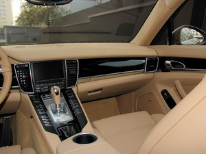 保时捷帕纳梅拉报价 天津现车最高优惠热卖