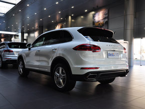 2015款保时捷卡宴 天津自贸区现车尽享低价