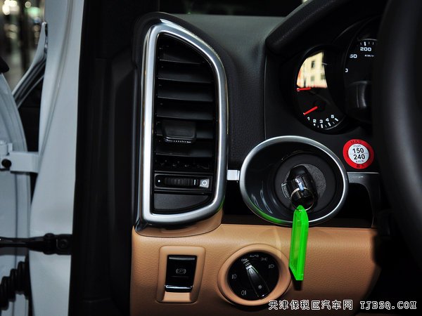2015款保时捷卡宴 天津自贸区现车尽享低价