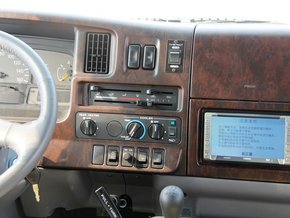 日产尼桑碧莲12座客车 现车强悍豪惠驾临港口