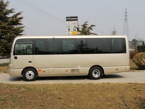 日产尼桑碧莲12座客车 现车强悍豪惠驾临港口