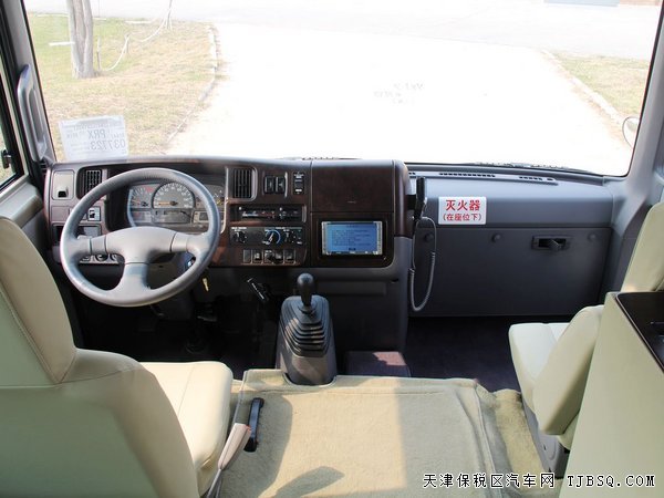 日产尼桑碧莲12座客车 现车强悍豪惠驾临港口