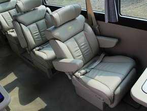 日产尼桑碧莲12座客车 现车强悍豪惠驾临港口