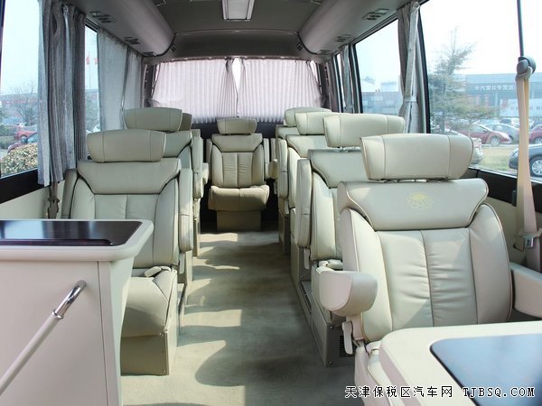 日产尼桑碧莲12座客车 现车强悍豪惠驾临港口