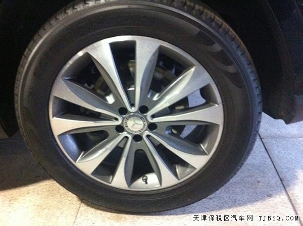 2015款奔驰GL450汽油版3.0T 全景天窗/P01现车102万起