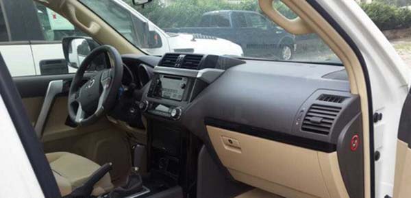 2015款中东版丰田霸道2700 港口现车报价更优