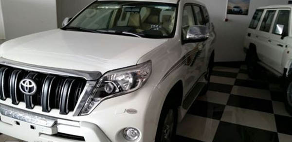 2015款中东版丰田霸道2700 自贸区优惠不停歇