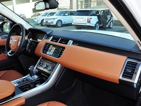 新款路虎揽胜运动美规版 港口现车五月让利热卖