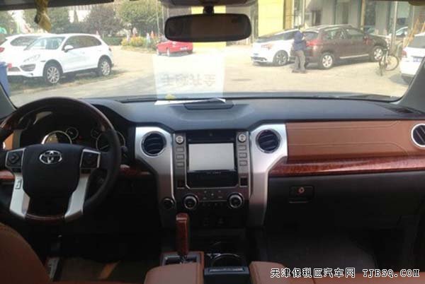 2015款丰田坦途5.7L 美式皮卡自贸区现车走俏