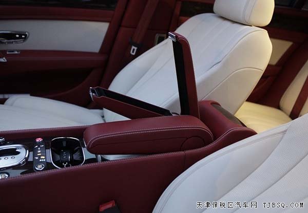 宾利飞驰天津港现车剧降 高性能四门豪轿热卖