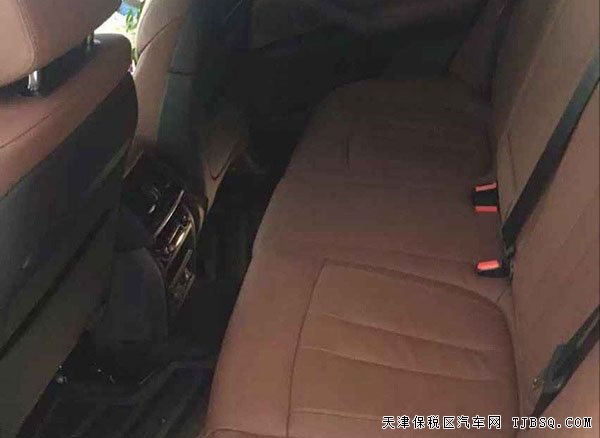 2015款宝马X5M包加规版 柴油白咖现车全配惠享