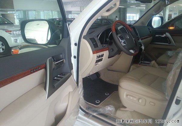 新款丰田酷路泽4600现车 中东版狂野劲爆价