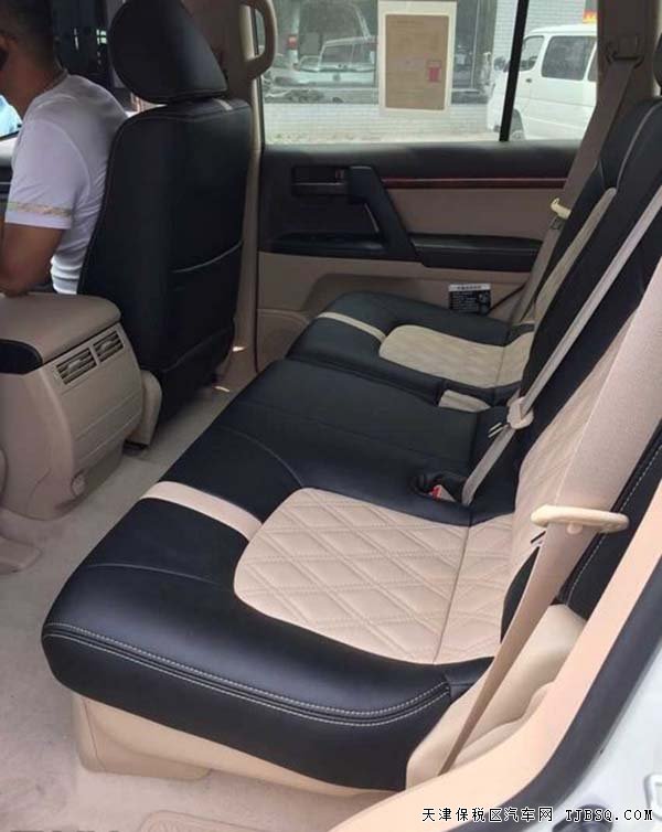 2015款中东版丰田酷路泽4000 自贸区现车惠享