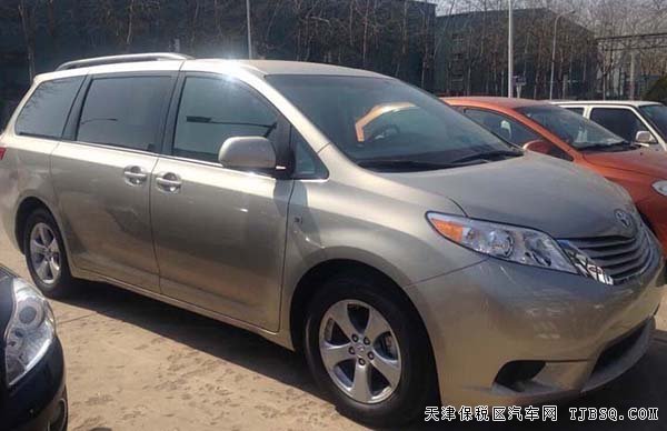 2015款丰田塞纳两驱/四驱版 商旅多用途商务车