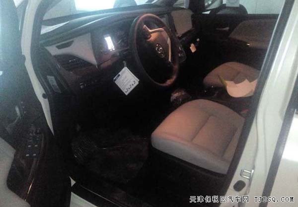 2015款丰田塞纳两驱/四驱版 商旅多用途商务车