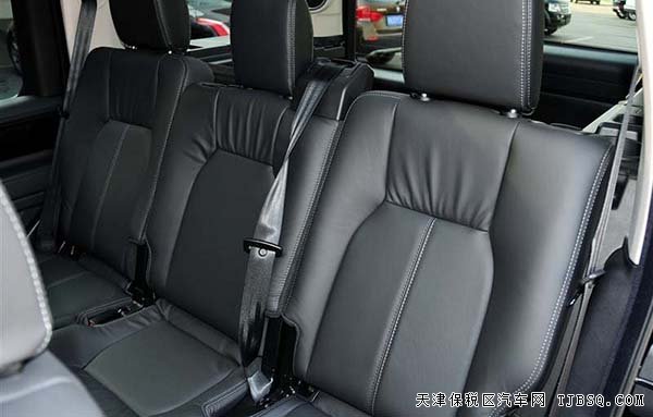 2015款路虎发现四让利促销 港口现车优惠报价