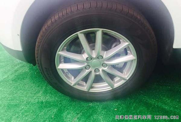 2015款路虎揽胜运动版 天津港柴油现车惊喜促