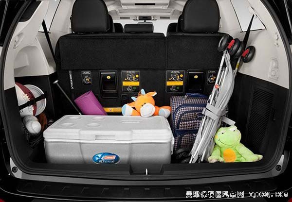 2015款丰田塞纳3.5L全能商务车 天津港现车鼎献