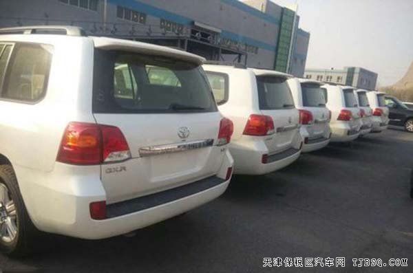 2015款中东丰田酷路泽4.0L 陆巡4000现车惠享