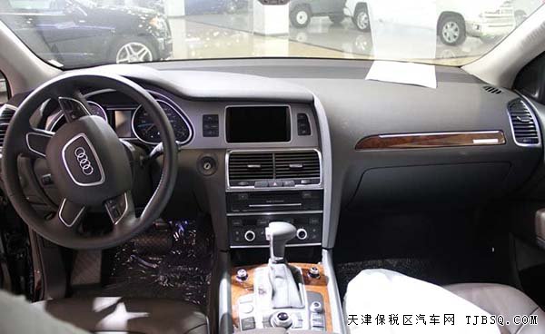 2015款奥迪Q7中东版高配 全景/桃木/20轮/七座现车67万