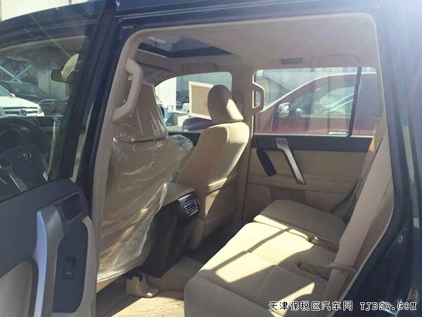 2016款丰田霸道2700中东版 6速/天窗/9气囊/航踏现车43万
