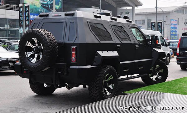 2016款乔治巴顿6.8L超级越野车 现车优惠特卖