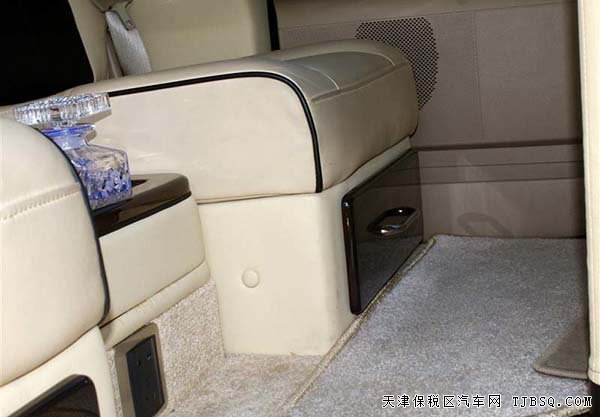 2015款林肯领航员3.5T美规版 平行进口车优惠呈现