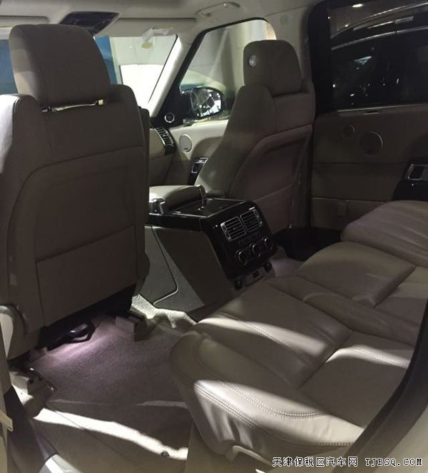 16款路虎揽胜3.0T行政加长版 天津港现车惠尽享