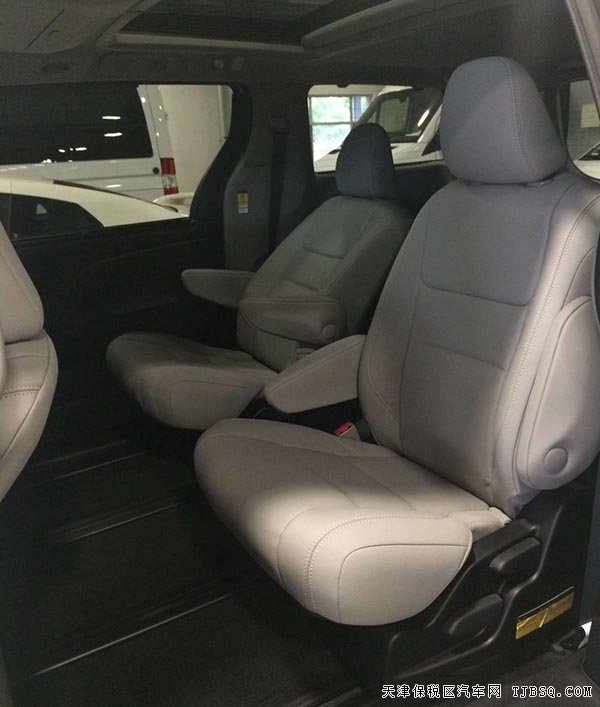 2016款丰田塞纳3.5L商务车 平行进口现车热卖