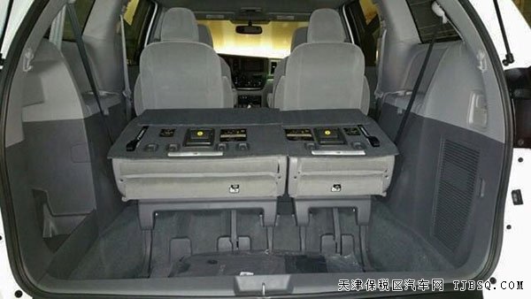 2016款丰田塞纳3.5L四驱版MPV 电动门/18轮现车45万起
