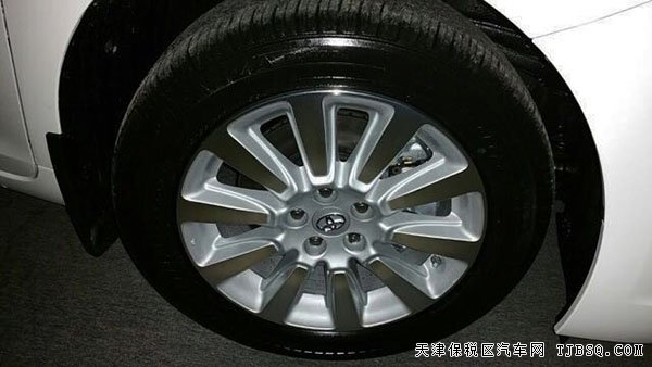 2016款丰田塞纳3.5L四驱版MPV 电动门/18轮现车45万起